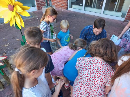 Blumiger Gottesdienst zwischen den Kirchen